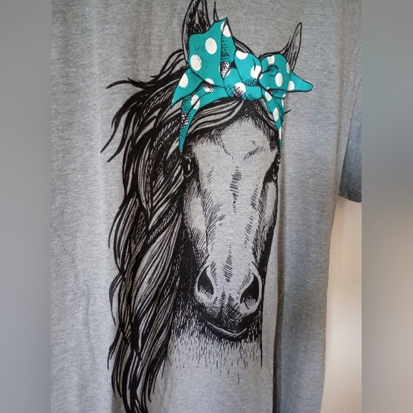 Gray Graphic Horse Design T-shirt Size Medium NWOT - Picture 7 of 9